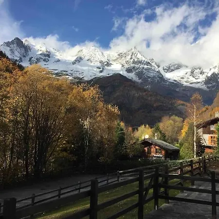 Nyaraló 2br Terrace Mont Blanc View & Parking Courmayeur