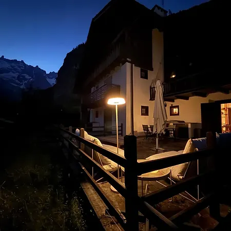 2br Terrace Mont Blanc View & Parking Nyaraló *