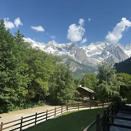 2br Terrace Mont Blanc View & Parking Nyaraló *