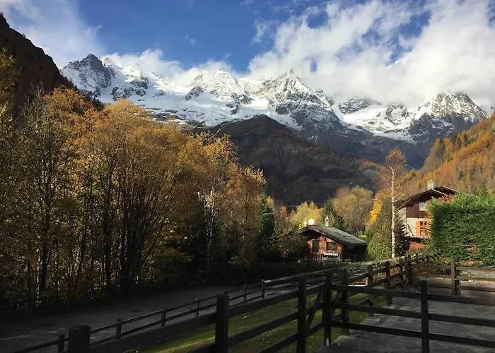 Holiday home 2br Terrace Mont Blanc View & Parking Courmayeur